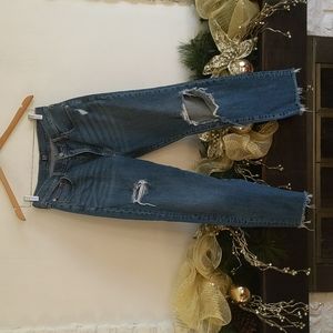GAP girlfriend jeans in size 28